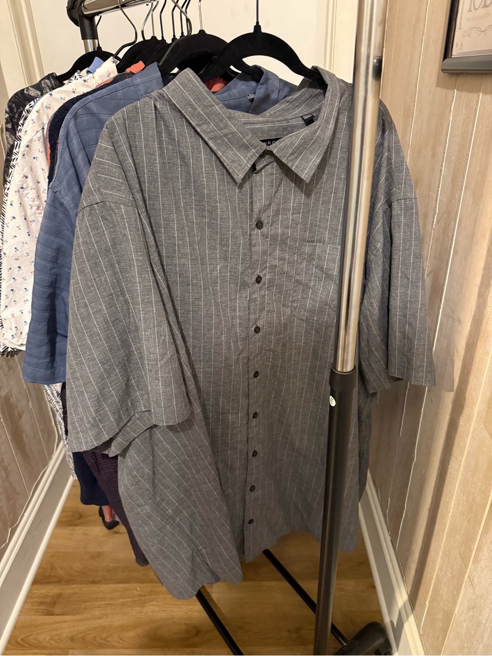 Men's Short-Sleeve Grey Pinstripe Button-Up Shirt